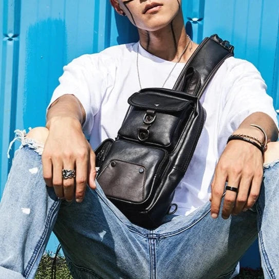 Shoulder Bag Masculina Básica em Couro Sintético Vintage