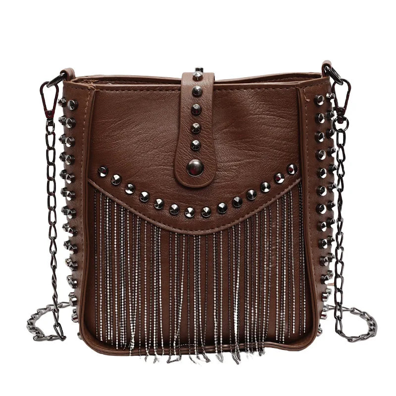 Bolsa Feminina de Ombro em Couro Com franjas e Spikes