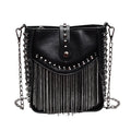 Bolsa Feminina de Ombro em Couro Com franjas e Spikes