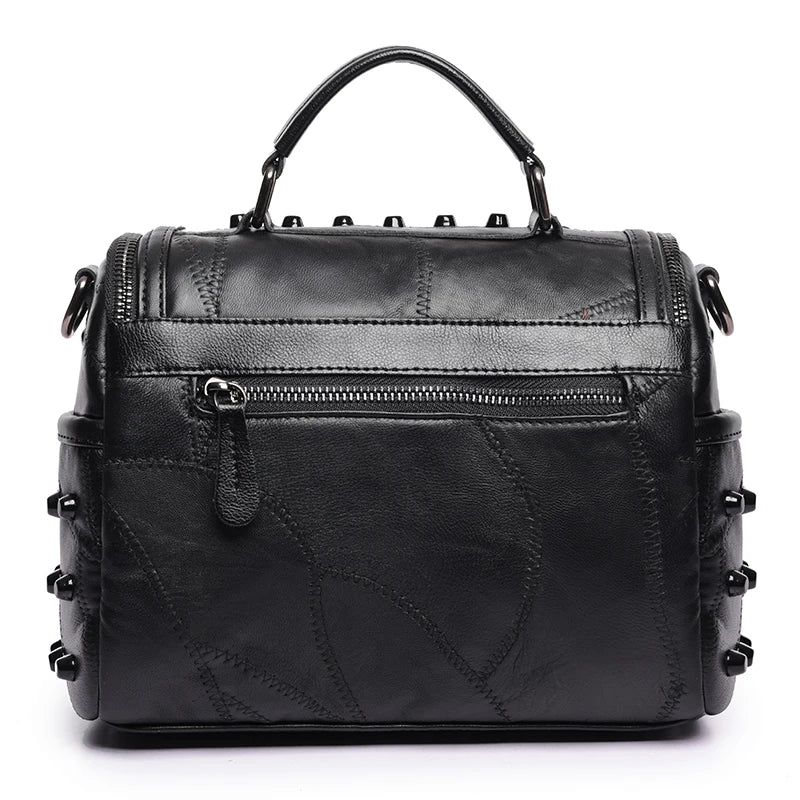 Bolsa Tiracolo Feminina Com Spikes