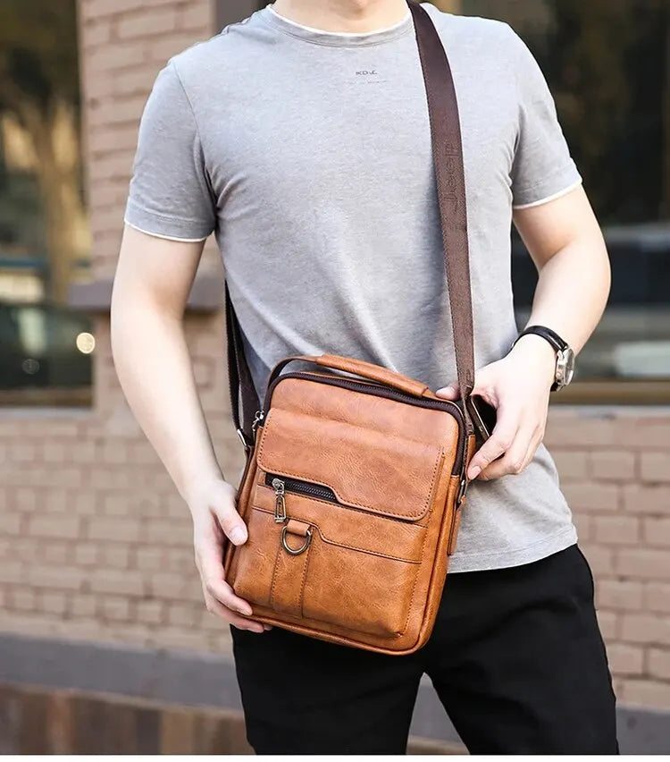 Shoulder Bag Masculina em Couro