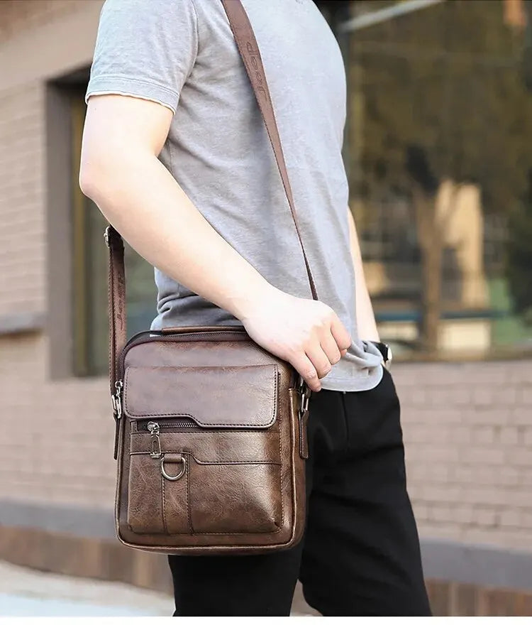 Shoulder Bag Masculina em Couro