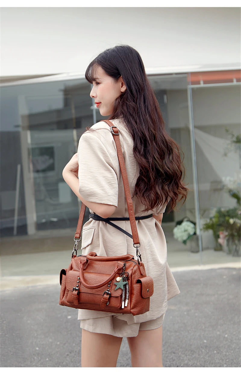 Bolsa Feminina de Ombro em Couro Casual