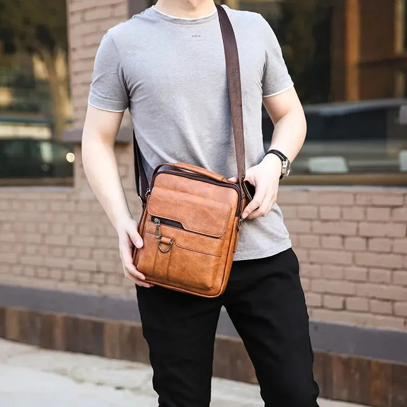 Shoulder Bag Masculina em Couro