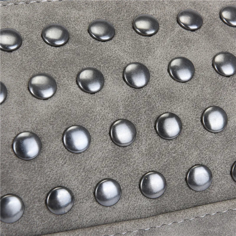 Bolsa Feminina Tote em Couro com Spikes