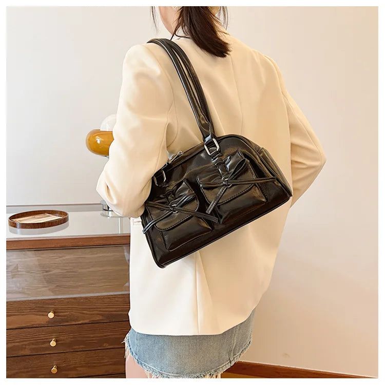 Bolsa Feminina de Ombro em Couro Fashion com Laço